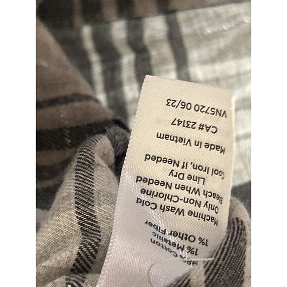 Talbots Petite MP Black Gray Metallic Plaid Long Sleeve Button Front Shirt - Picture 6 of 6